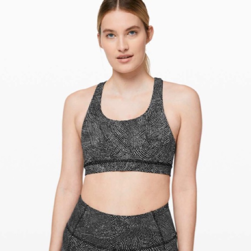 Lululemon Invigorate Bra, Free Spirit Alpine White Black/Black, Size 6